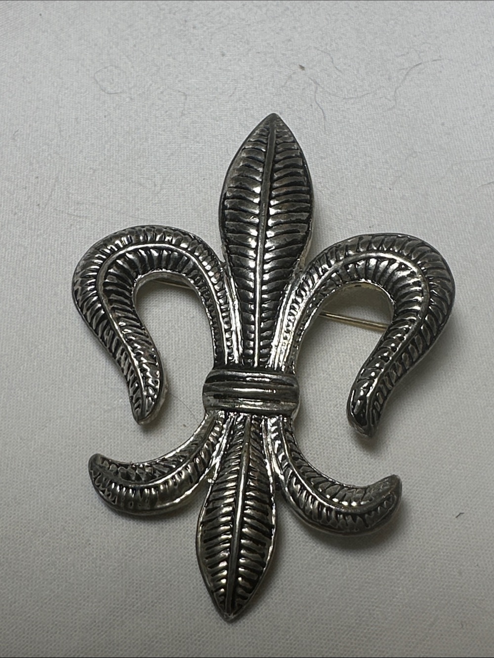 Silver Fleur-de-Lis Decorative Brooch